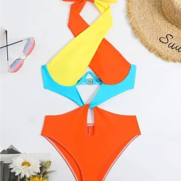 Tri color halter top one piece bathing suit - Picture 4 of 6